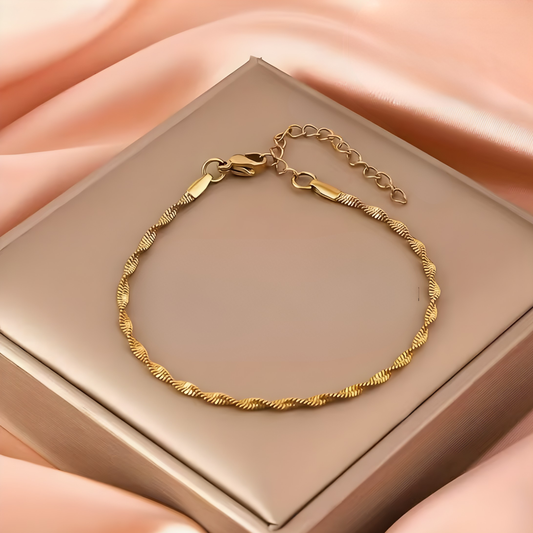 Elowen Twist 18k Gold Plated Bracelet